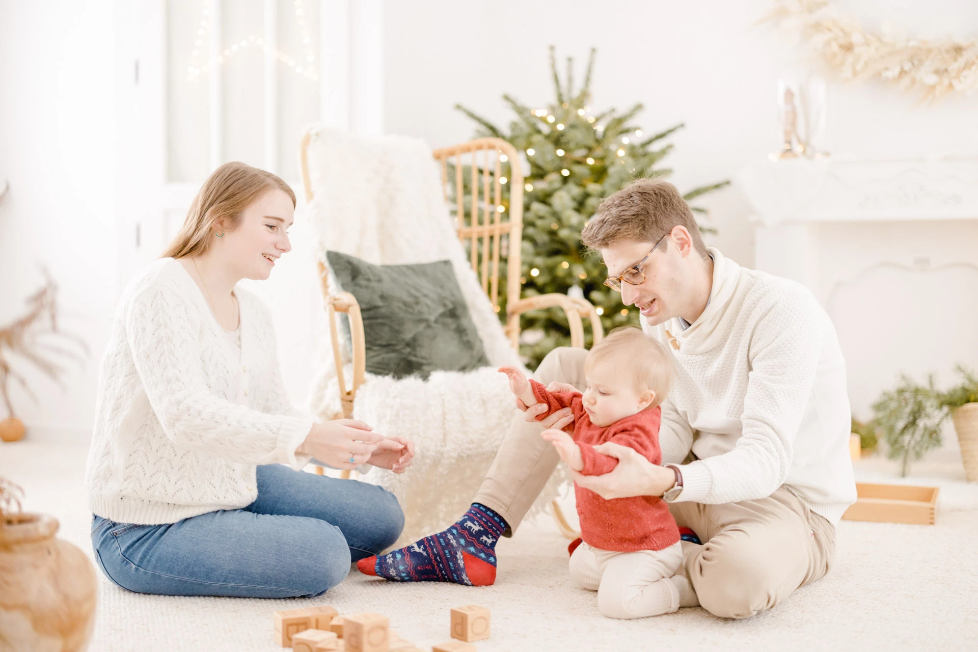 bonheur enfant famille beige gris